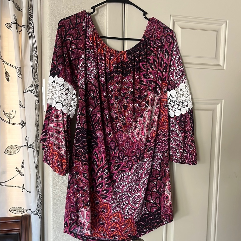 WinWin Vibrant Pink and Black Blouse with Lace Accents